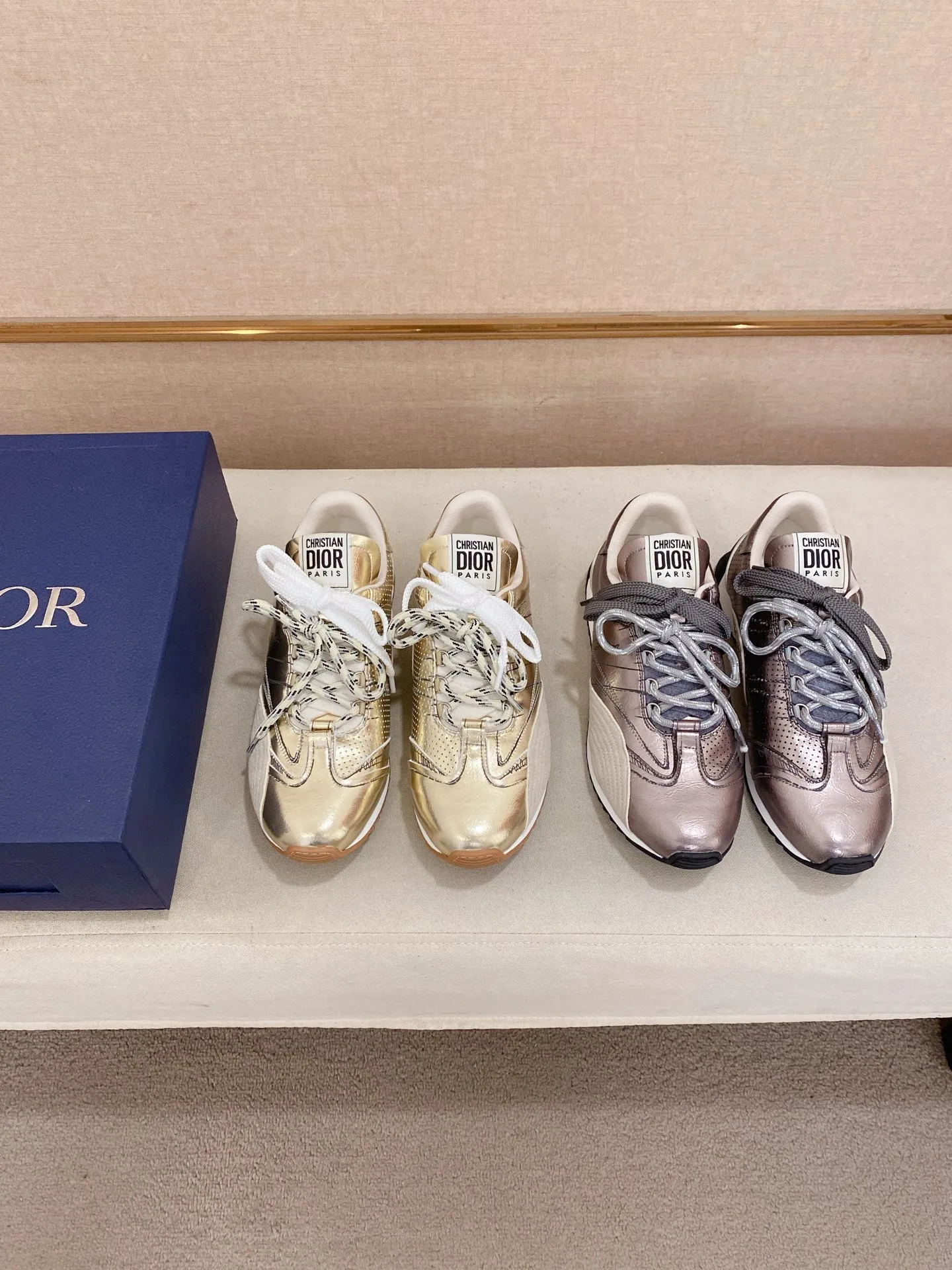 Men's shoes💰: 500💰Couple style💏 [Dior·Dior] New casual sports style men's shoes, new spring and summer design, perfect workmanship, lace-up lazy style to create wardrobe quality, upper: imported first-layer cowhide, mesh breathable lining soft and comfortable, ultra-light TPU wear-resistant outsole, simple, versatile fashion men's shoes, excellent color code number 35--44. (45,46 customized items are not returnable or exchangeable)